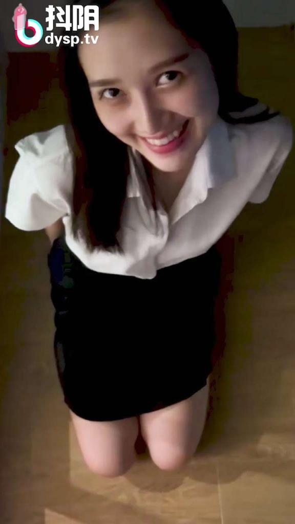 身材颜值很棒的极品大学生援交土豪被爆操