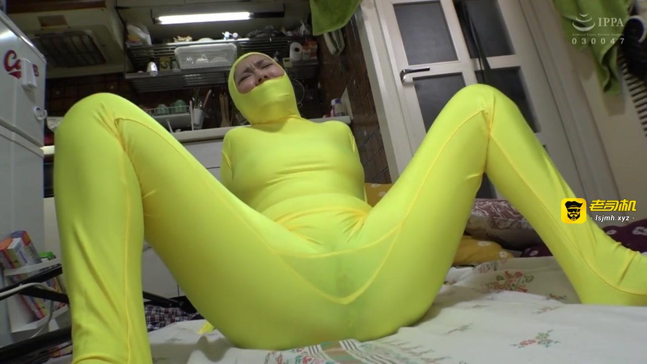 让44岁巨乳主妇扮成美少女战士还硬上 天海诗织 BBACOS-018 预览截图 12