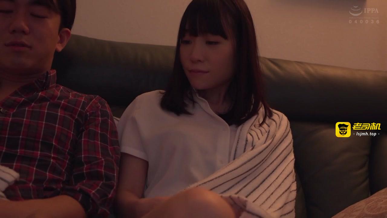 咦!!朋友女友居然潜入我的棉被里面?! UMD-723 预览截图 5