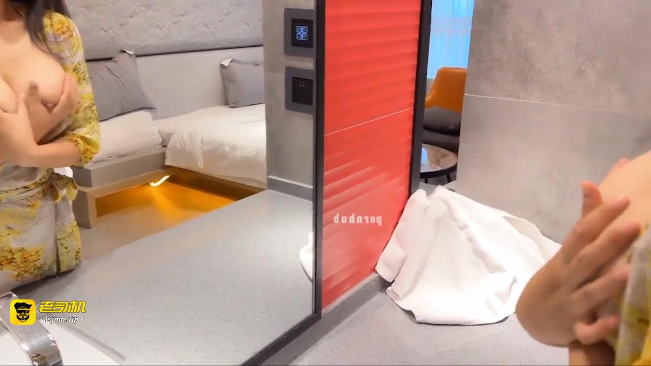 国产战袍少妇酒店开房被勐干的淫叫不停 预览截图 1