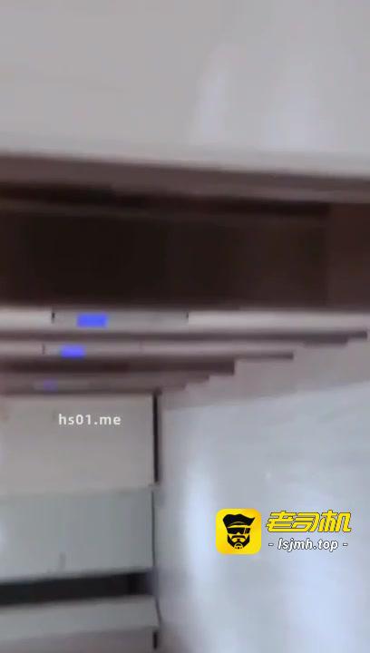 反差萝莉-可爱的小母狗谁不喜欢?楼梯间大胆后入回家后继续操 预览截图 6