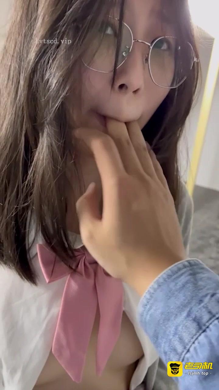 采花小盗,在校读书的小母狗被大神肆意玩弄,已退圈,狠肏内射! 预览截图 1