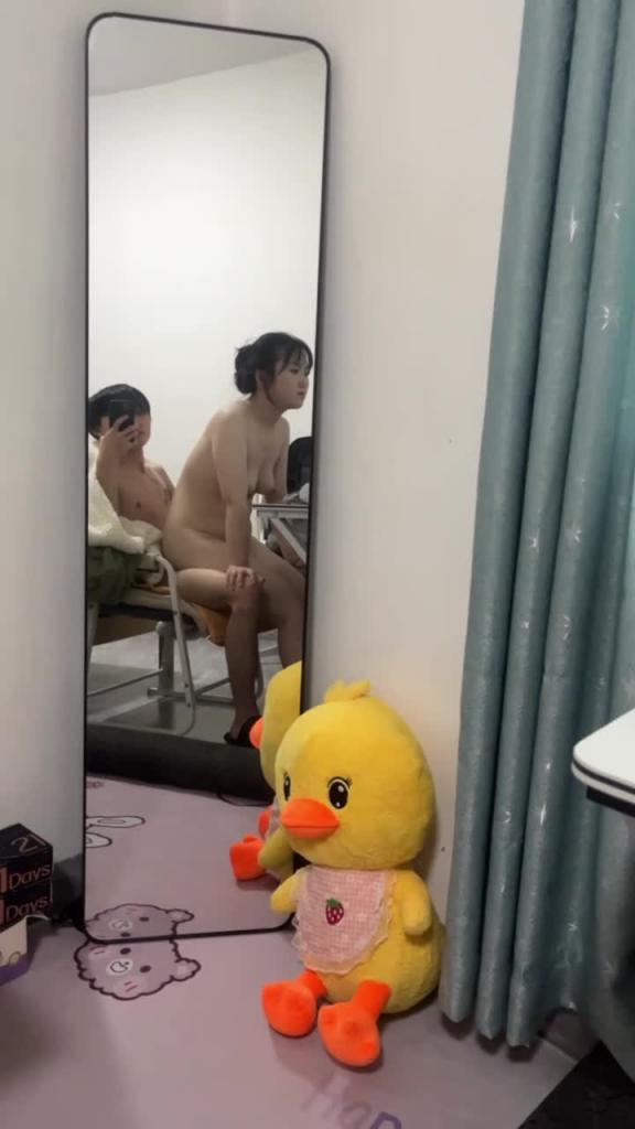 网盘泄密微胖御姐做爱 预览截图 9