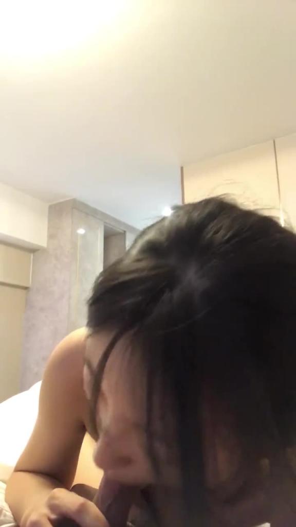 清纯女友被我兄弟干还帮我口交 预览截图 7