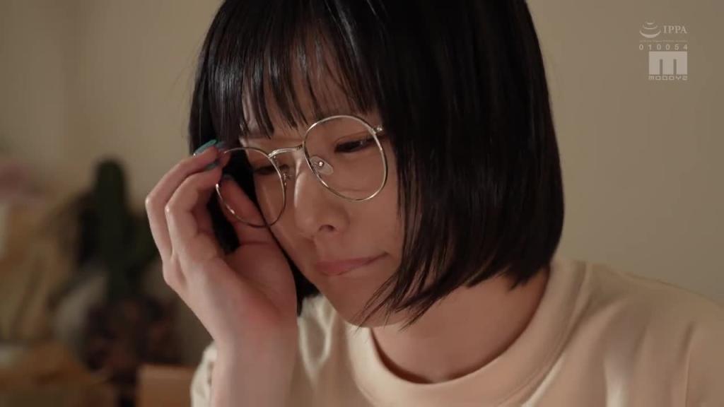 目击到丧女尼特妹妹自慰的我理性崩坏 不管她已经高潮爆走抽插 月云夜 MIDA-308 预览截图 3