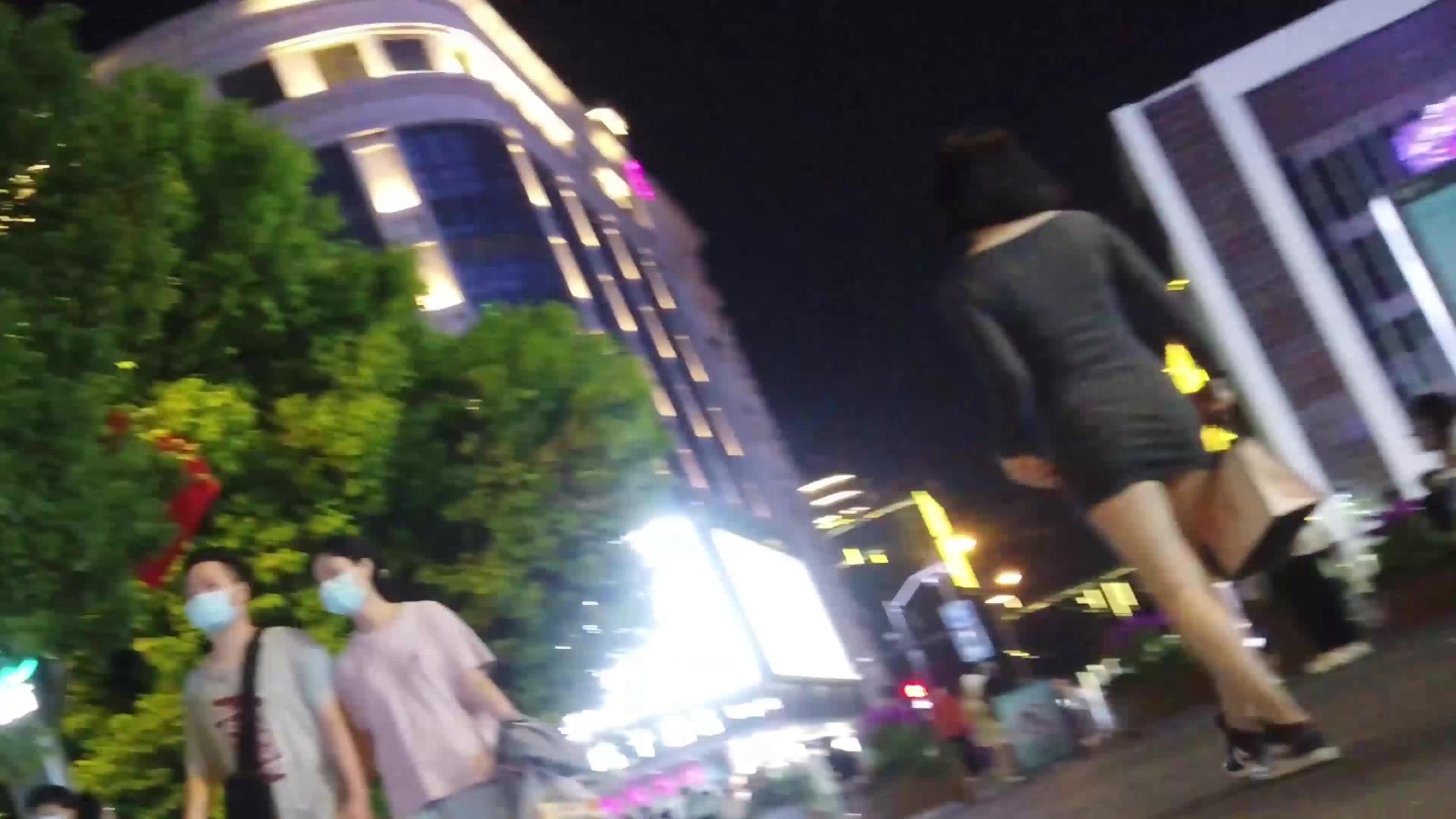 气质美女齐逼短裙蜂腰翘臀丁字裤 预览截图 8