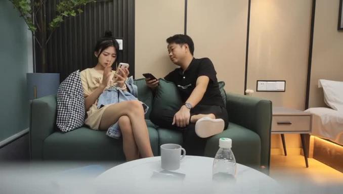 【锤子探花】 全集 【AI画质增强】青春美少女,80多斤纤细美腿 预览截图 1