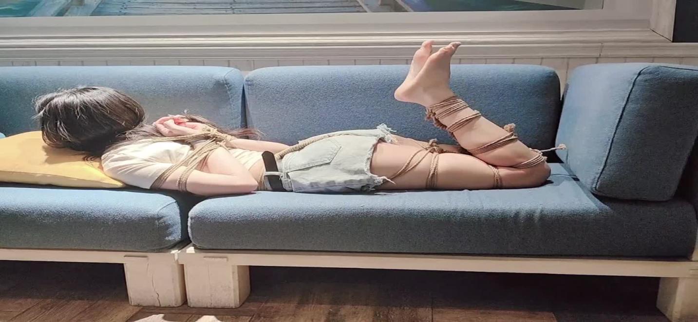 【济南缚仙】【凡凡】好身材,秀出来, 凡凡麻花腿初试爆杀流驷马 预览截图 10