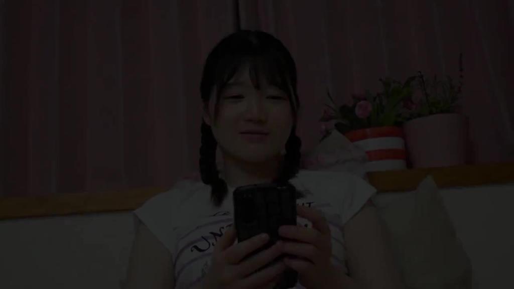 女儿朋友的猥亵中出 内裤学生妹 水本叶 SUJI-259 预览截图 5