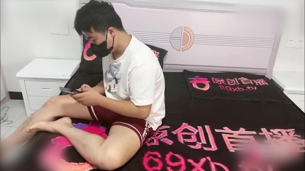 杏吧 JK萝莉为了还债被表哥爆操 预览截图 1
