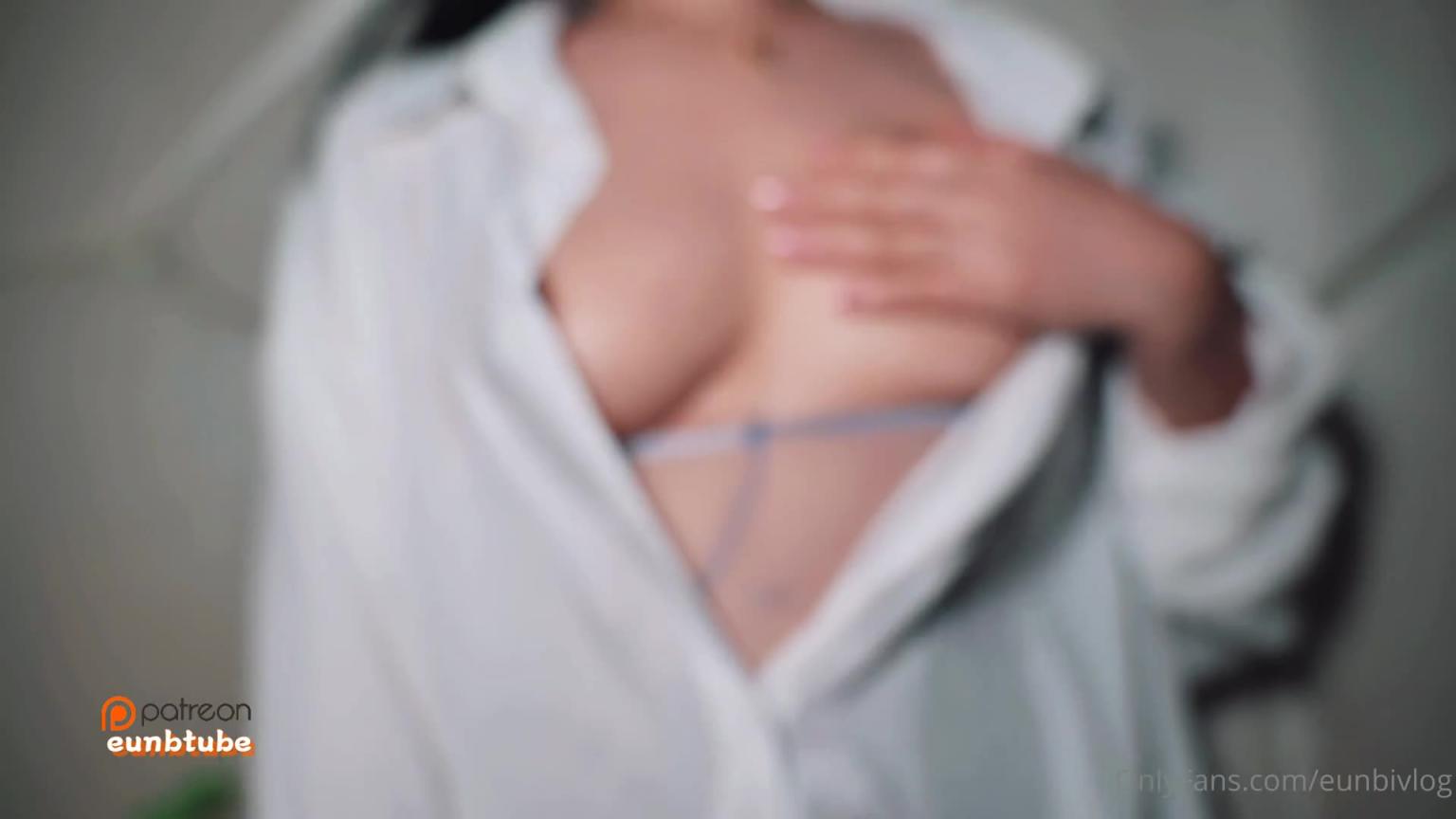 纯情女友深夜欲望爆发自慰初体验#eunbivlog(은비) 预览截图 3