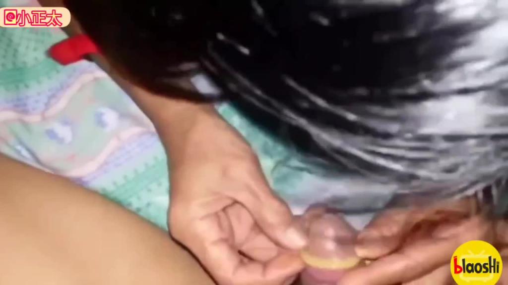 【真实祖孙乱伦】②绝对刺激强烈推荐·七十岁奶奶乱伦亲孙子 预览截图 11