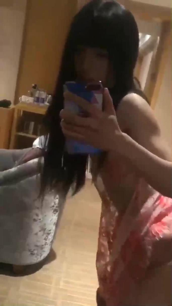 反差女友说对着镜子做爱才有感觉 预览截图 1