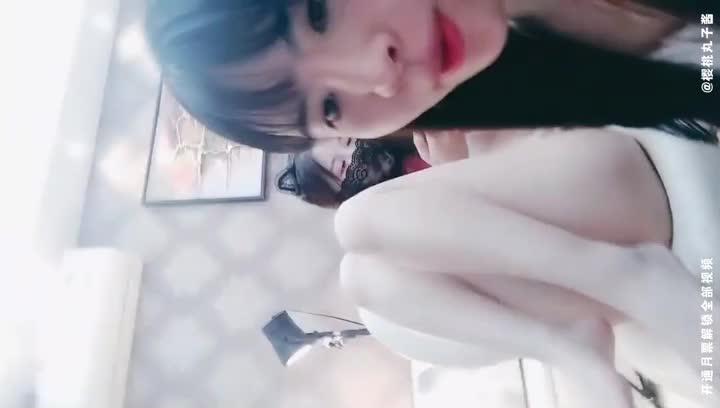 女神姐妹花牛仔短裤极品美腿夹着头舔骚逼跳蛋震动假屌骑坐深插 预览截图 9