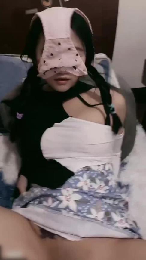 【小编推荐】内裤套头萌妹 露脸啪啪满口骚话 预览截图 10