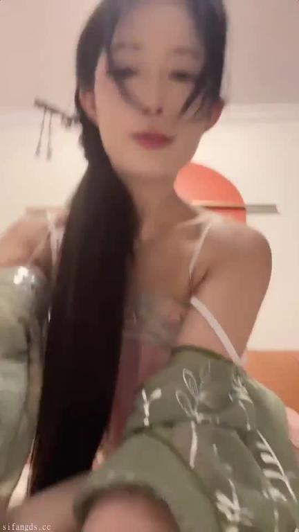 抖音漂亮女网红直播搔首弄姿 预览截图 5