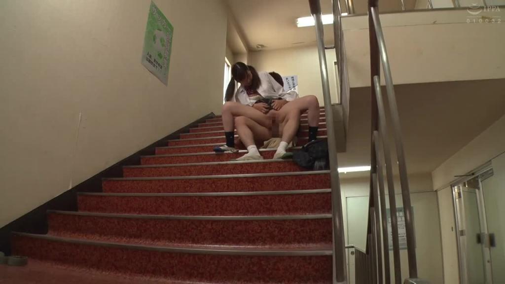 学校只有我一位男学生大扫除是走光天国!眼前无数露内裤让人大兴奋! HUNTA-998 预览截图 7