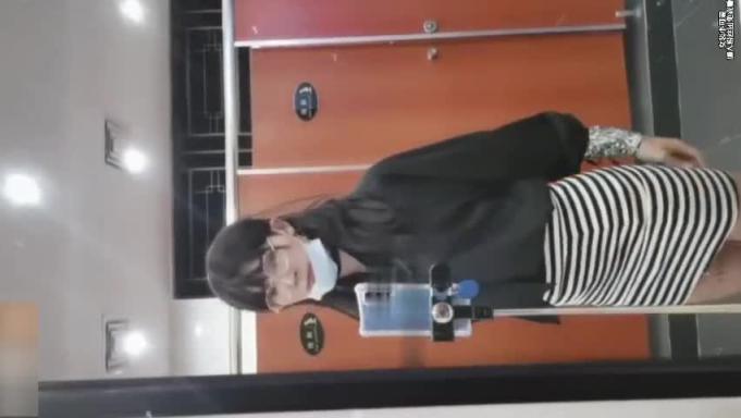 淫荡伪娘母狗女厕人前露出，让老奶奶帮忙拔肛塞② 预览截图 11