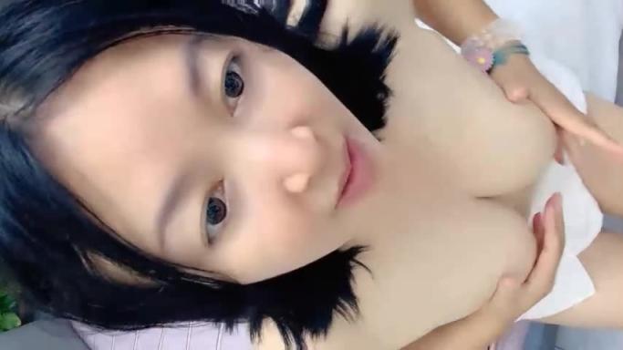 母女花精彩直播大秀 全程露脸床上吃奶舔逼道具抽插浪叫呻吟② 预览截图 3