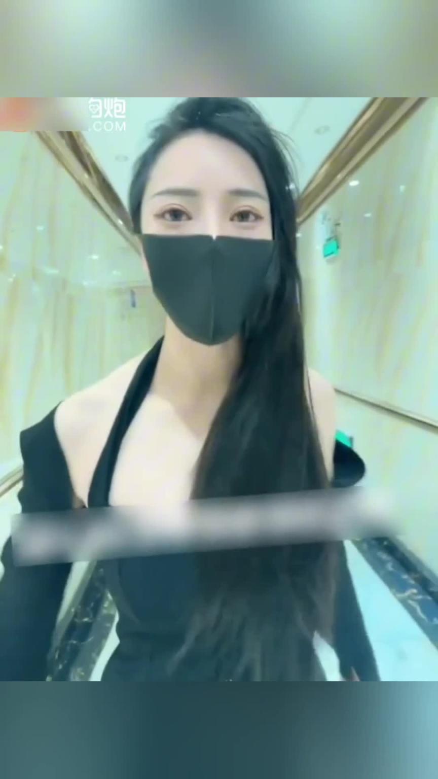 【母狗表姐爱露出我用鸡巴满足她】当模特的表姐竟然是母狗体制,我在户外调教她! 预览截图 4