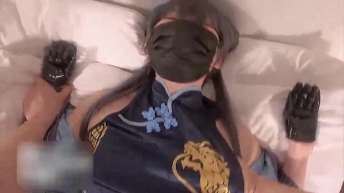 性感人妖 胡桃COS服 直男帮伪娘撸管 四指插进了他的肛门 预览截图 2