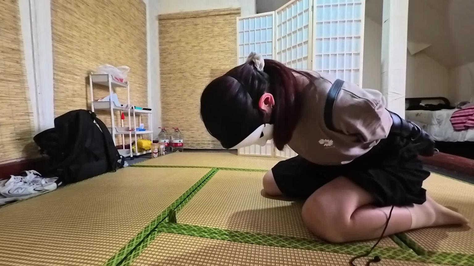 【渎竺】【川川】肉丝黑色单手套挣扎 预览截图 7