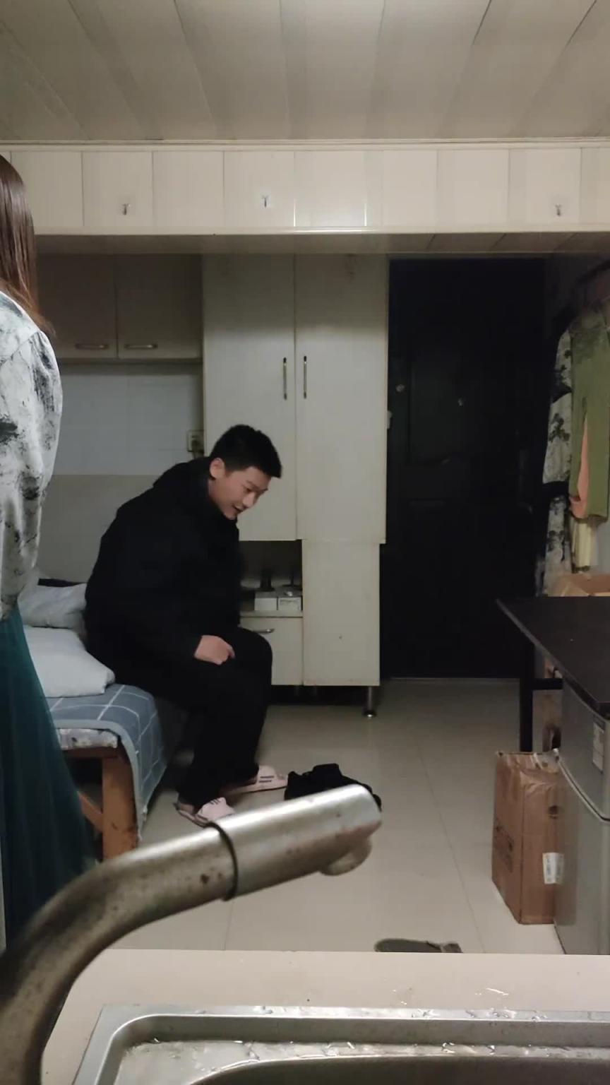 红姐系列5之勾引寸头小伙 口了几下撩起裙子直接干 预览截图 11