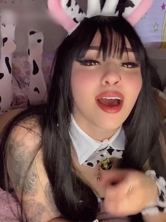 奶牛比基尼少女的极致挑逗#puppiloli 预览截图 6