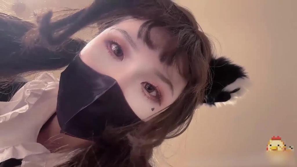 性感女仆网黄博主鸡教练化身清纯反差女个勾引主人 预览截图 3