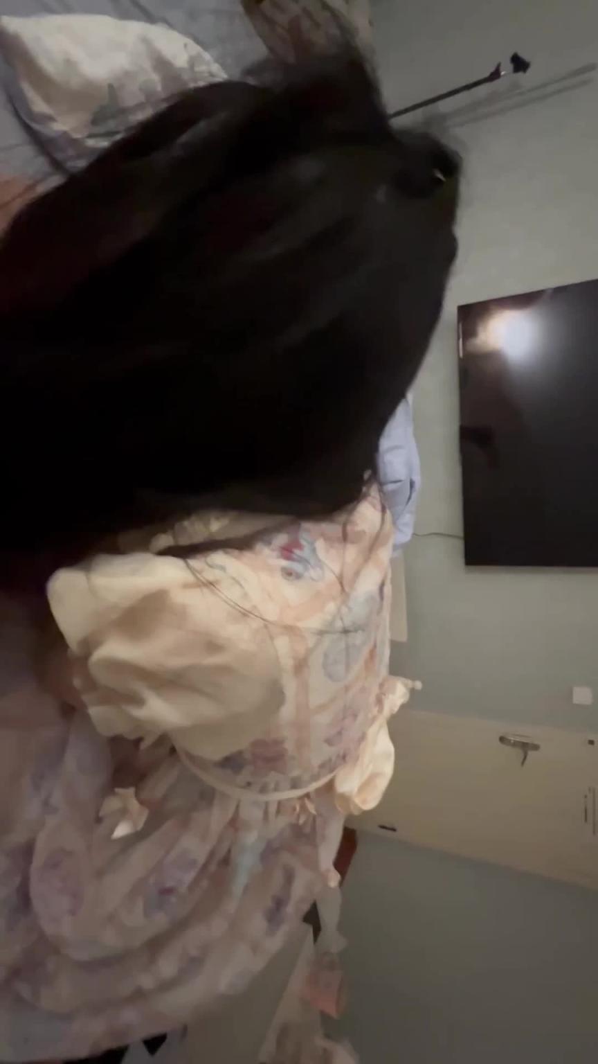 洛丽塔小萝莉,被强行按倒胯下吃鸡吧操逼 预览截图 9