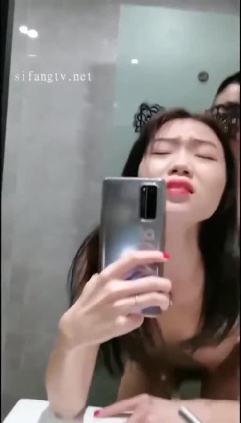 校花女友浴室私拍 满满的回忆 预览截图 2