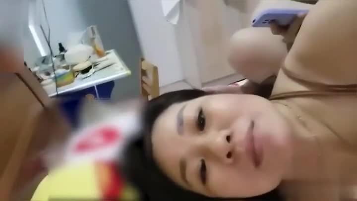 【家庭乱伦】想操却不敢说，妈妈一眼看出儿子的心思 预览截图 3