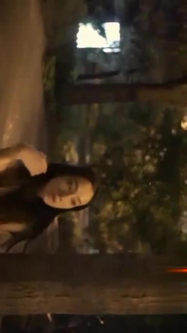 超极品上海网红女神户外极限漏出勾引陌生人,顶级女神户外裸体完成富二代任务 预览截图 4