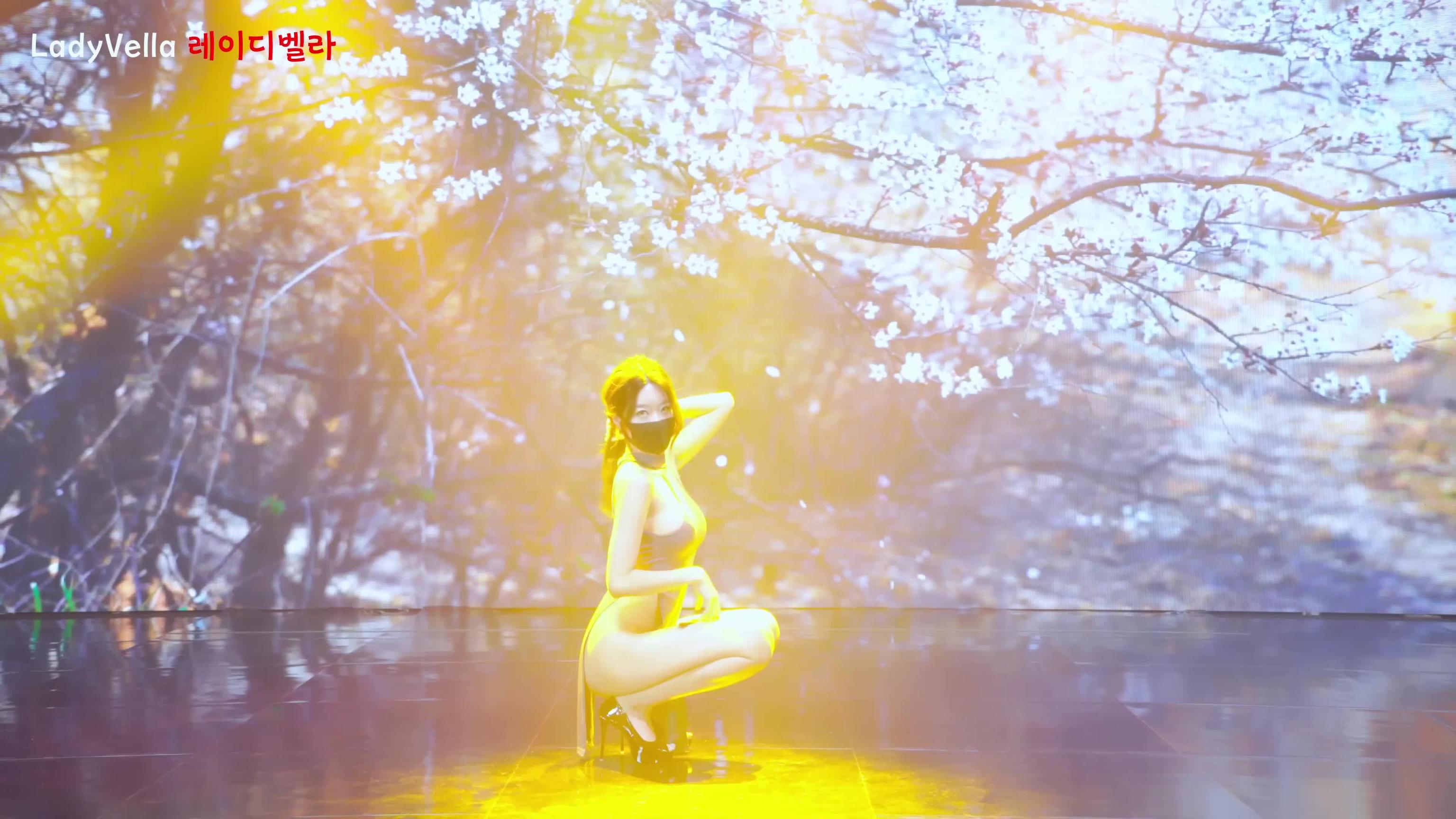 Lady vella 修身开叉旗袍加高跟鞋 小姐姐等你来吃掉 预览截图 6