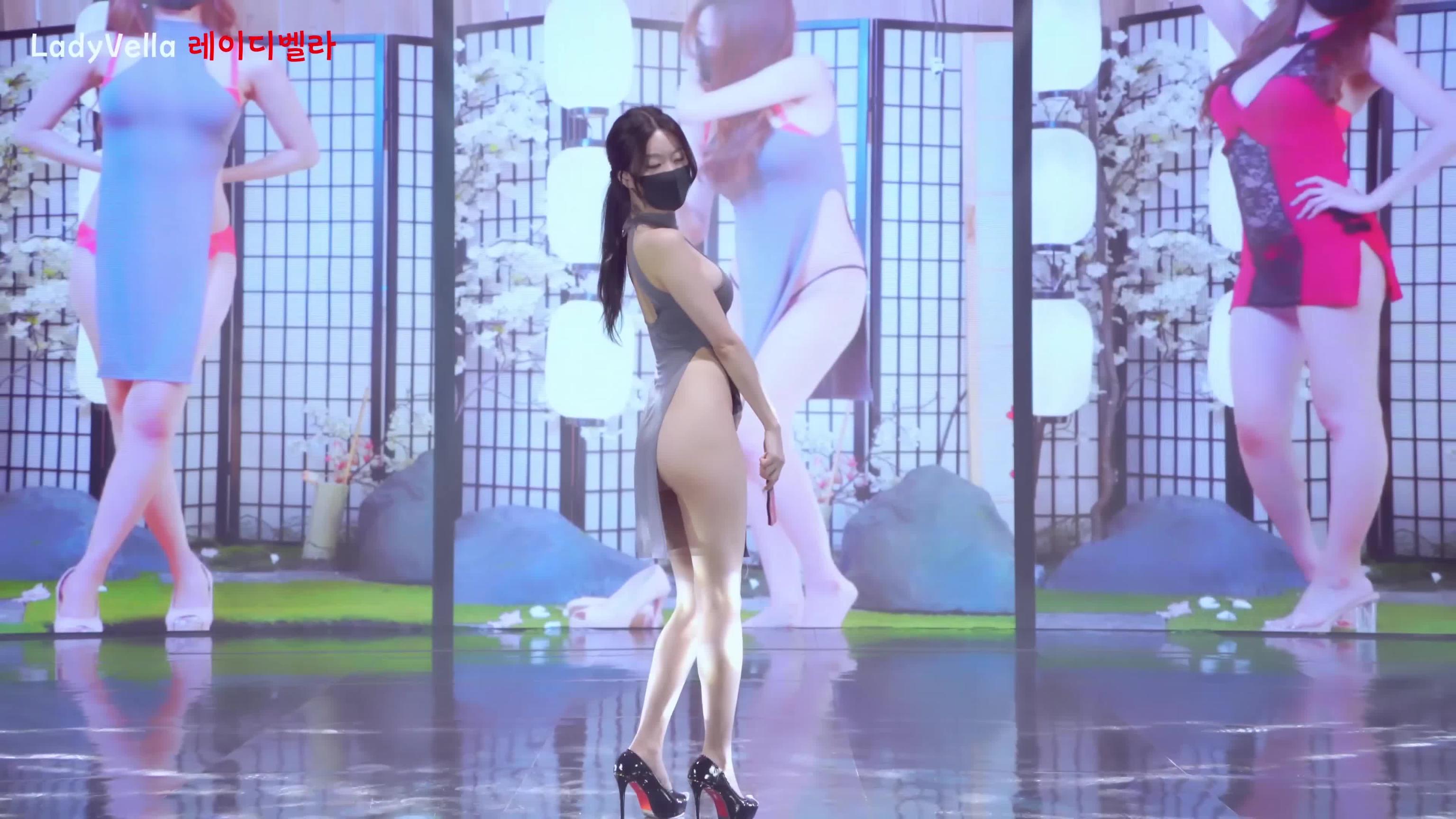 Lady vella 修身开叉旗袍加高跟鞋 小姐姐等你来吃掉 预览截图 8