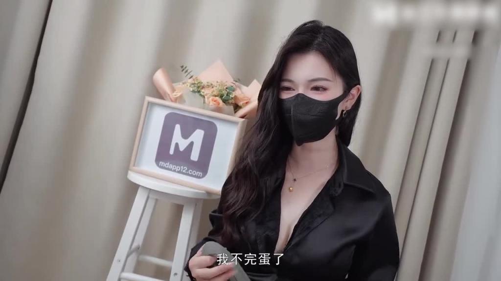 主播反遭老板潜规则性感骚货跪地承欢 预览截图 3