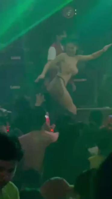 这是哪里啊，好想去摸摸她的奶子 预览截图 9