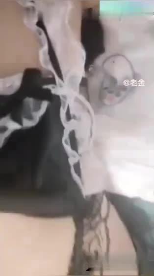 乱伦大神白天陪表妹逛公园半夜潜入表妹房间操她 预览截图 9