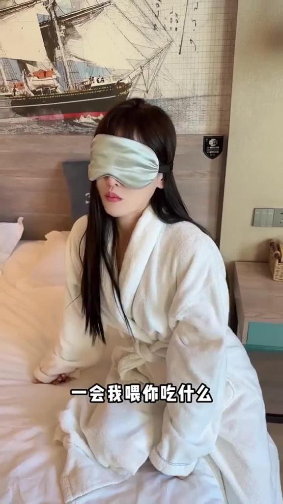 套路女友吃我的肉棒 预览截图 2