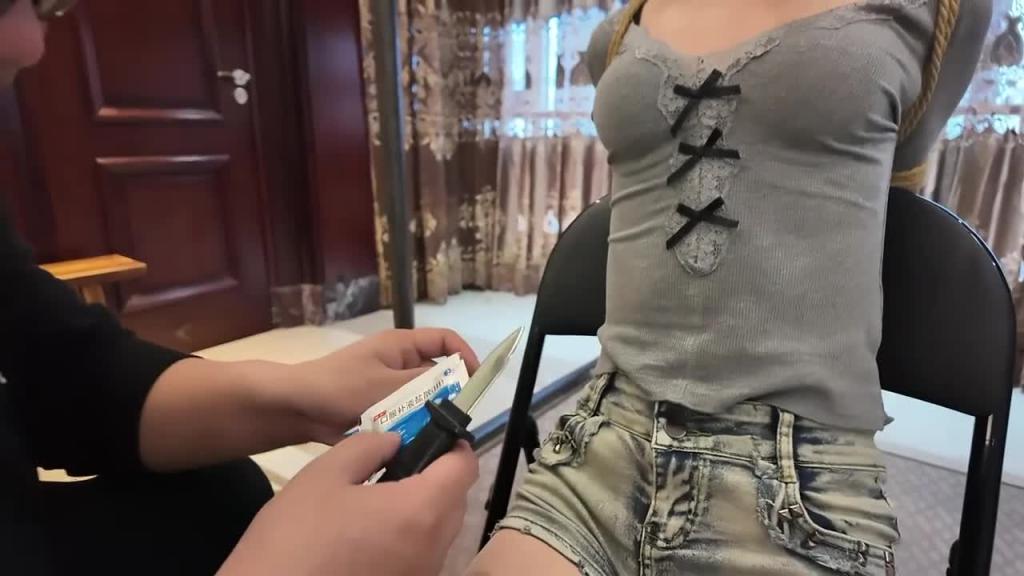 【枫叶工作室】边境毒花 上集 预览截图 11