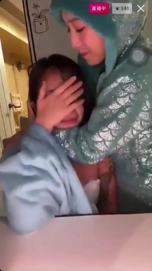 网曝门事件 国光女神梁云菲IG直播走光女神! 预览截图 11