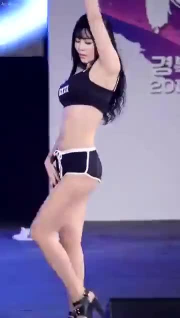 台上韩国小姐姐热舞,台下群狼共嚎 预览截图 2