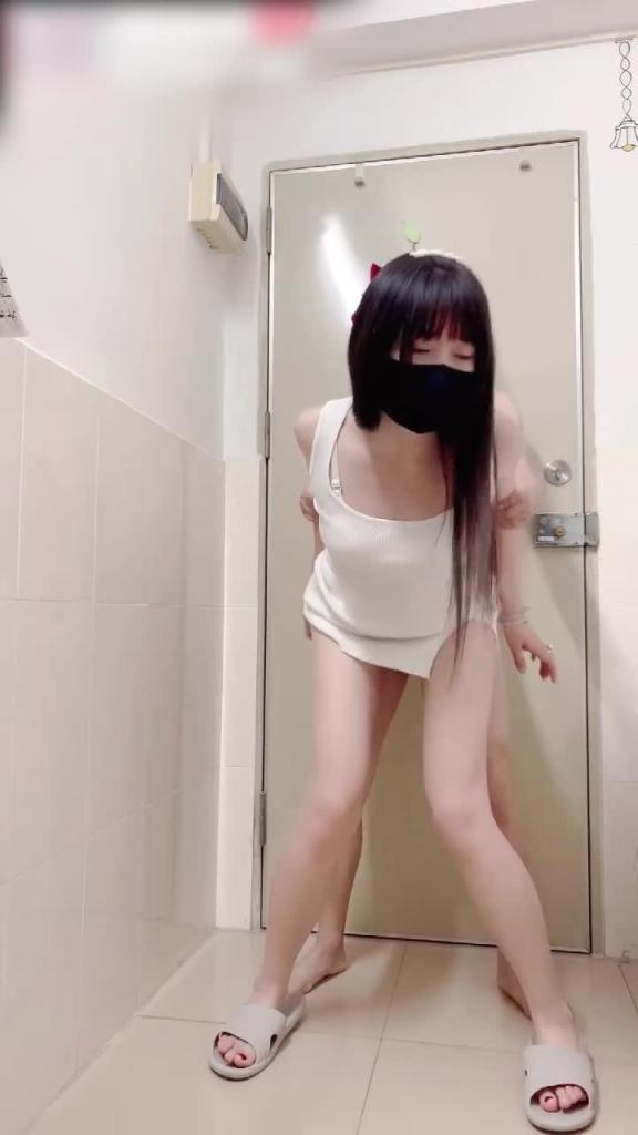 91大神 可爱小魔女跳舞被公猪袭击后入 预览截图 12