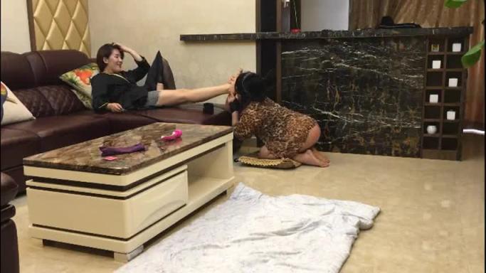 变态寂寞富姐豪宅里调教母狗 预览截图 11