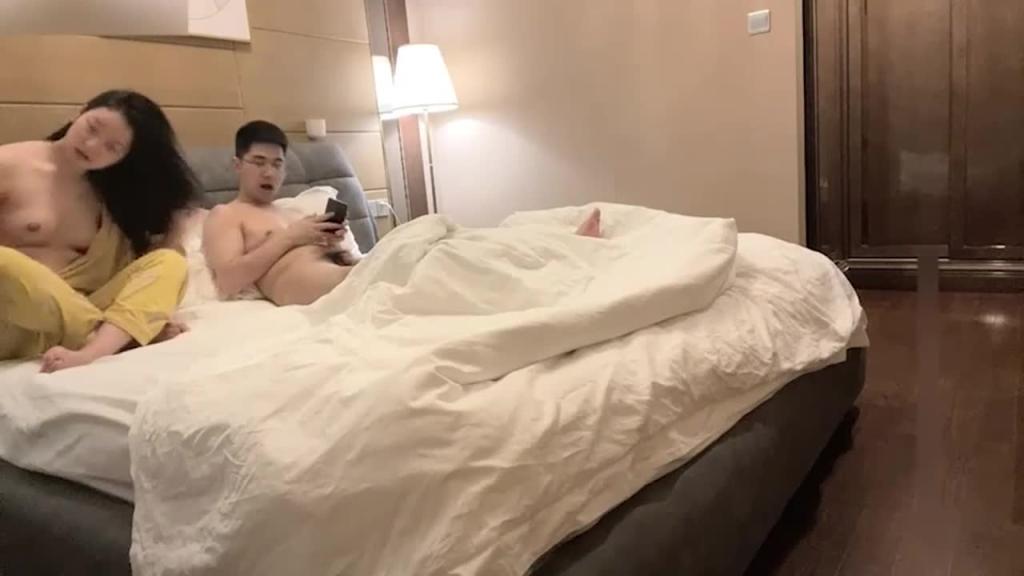 【家庭乱伦】勾引正在哺乳期的妹妹乱伦 预览截图 7