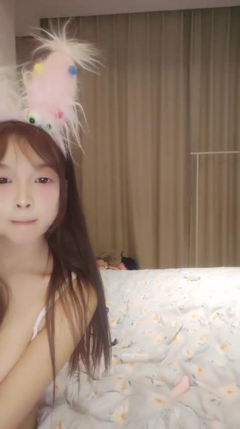 巨乳萝莉学妹抖奶诱惑掰穴揉逼道具自慰 预览截图 7