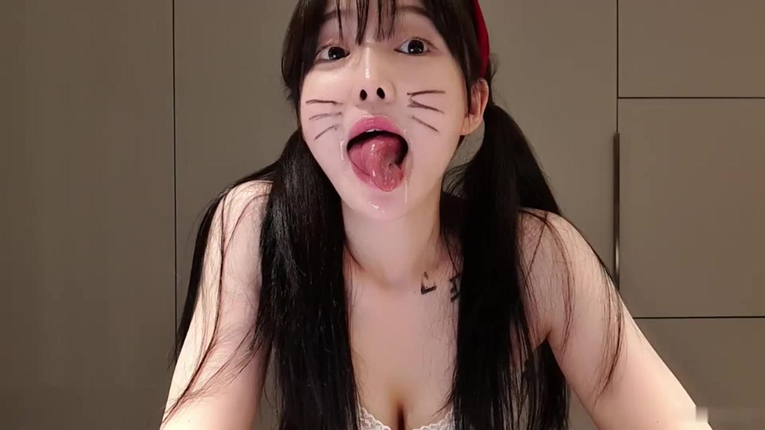 韩国女主播色情的舌头及阿黑颜 预览截图 3