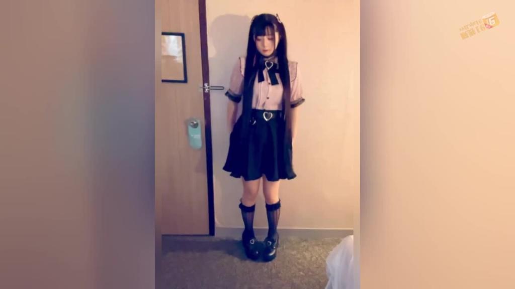顶级反差无毛萝莉 淫荡Cos 粉嫩肉体 丝袜美腿 圆润翘臀 预览截图 4
