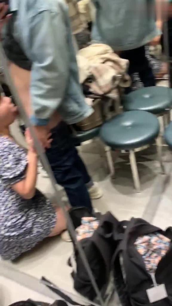 小母狗在试衣间都干起来了 预览截图 8