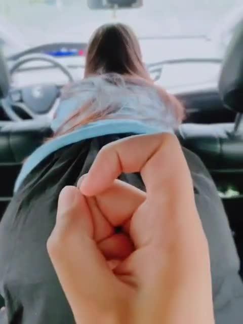 91多乙 后座的性感女神 预览截图 1